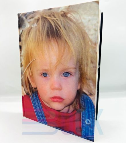 کتاب زندگینامه بیلی آیلیش Billie Eilish: The Official Book - 4