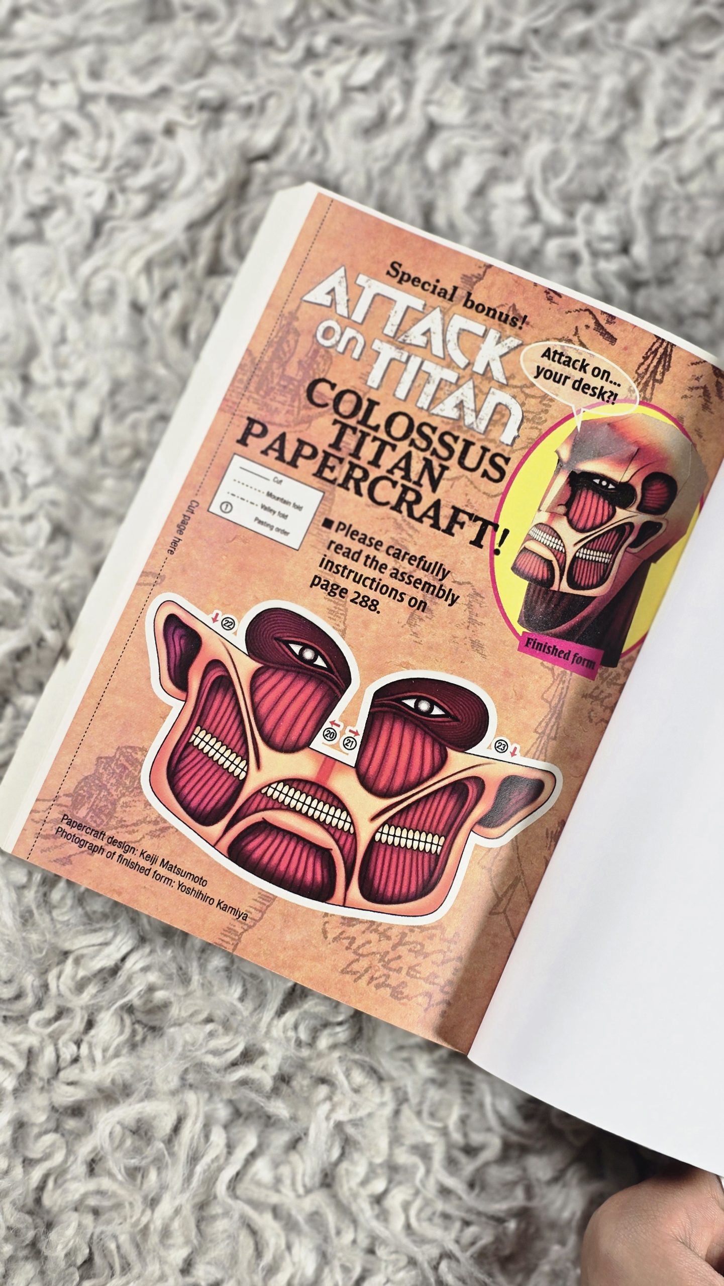 انیمه اتک آن تایتان گاید بوک کتاب راهنما Attack on Titan Guidebook