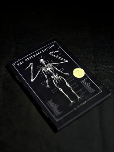 کتاب کار گمشده دکتر اسپنسر بلک The Resurrectionist: The Lost Work of Dr. Spencer Black (دارک آکادمیا) - 2