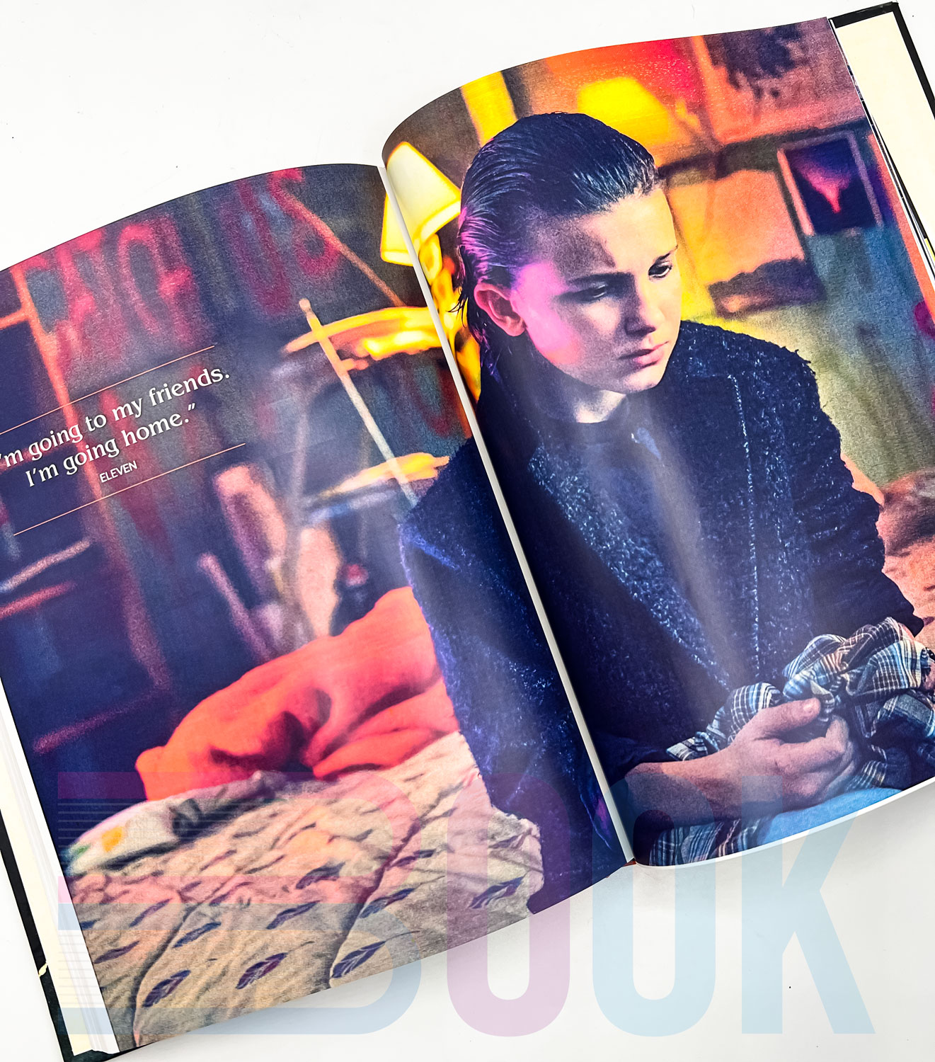 آرت بوک استرنجر تینگز Stranger Things: Worlds Turned Upside Down - تصویر 8