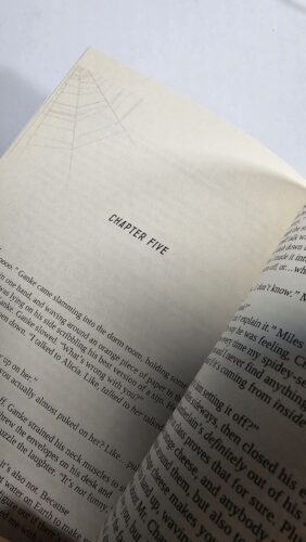 رمان اسپایدرمن مایلز مورالز Miles Morales: SpiderMan (A Marvel YA Novel) - 3