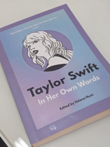 کتاب تیلور سوییفت Taylor Swift in her own words - 2