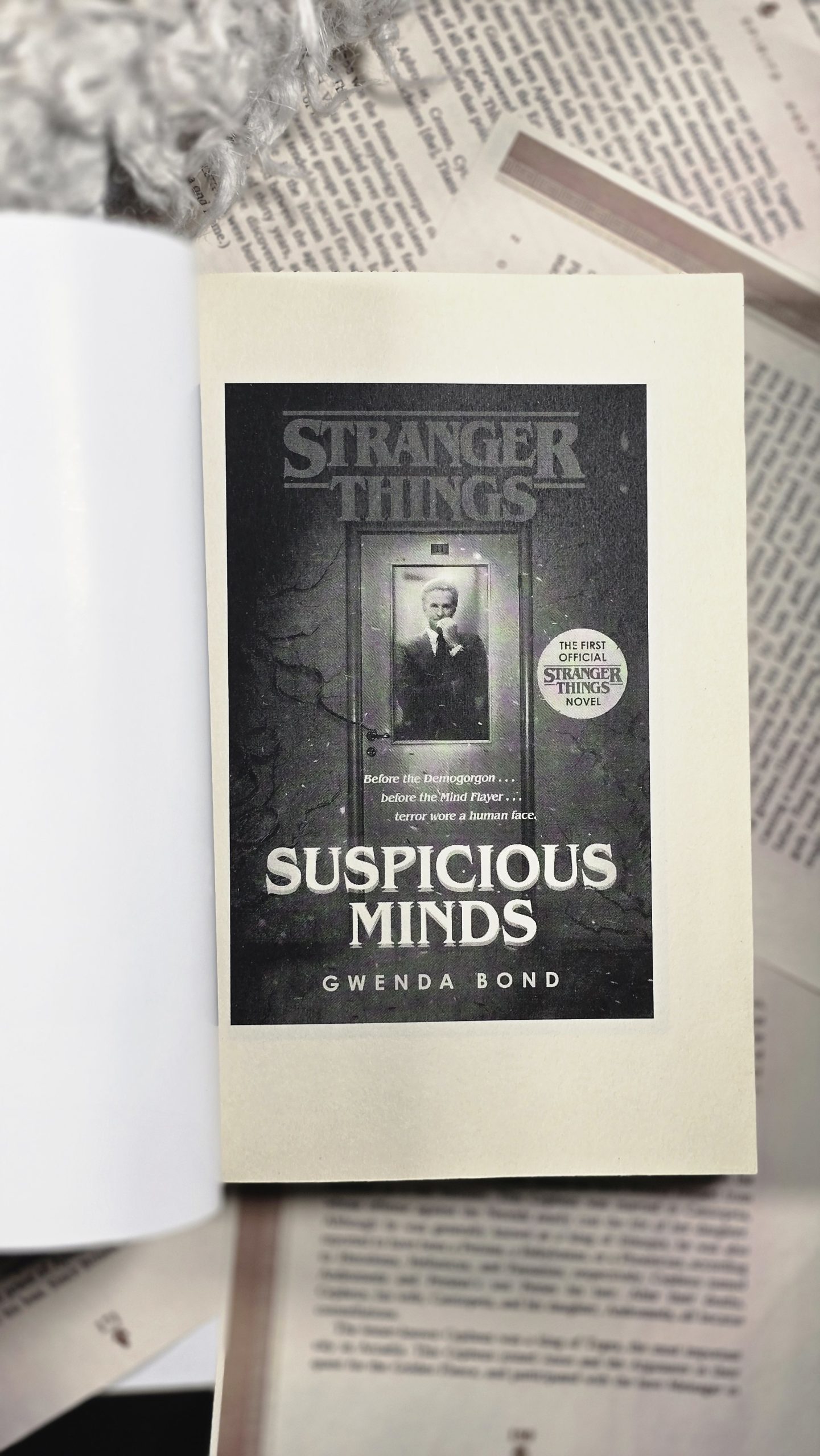 رمان سریال استرنجر تینگز چیزهای عجیب Stranger Things: Suspicious Minds - تصویر 3