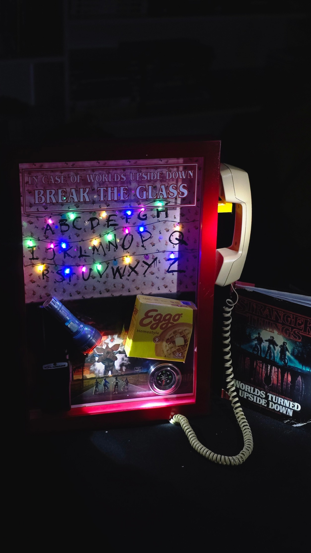 تابلوی استرنجر تینگز Stranger things Emergency box - تصویر 3