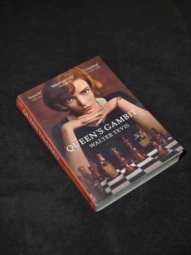 رمان سریال گامبی وزیر Queen's Gambit Novel - 2