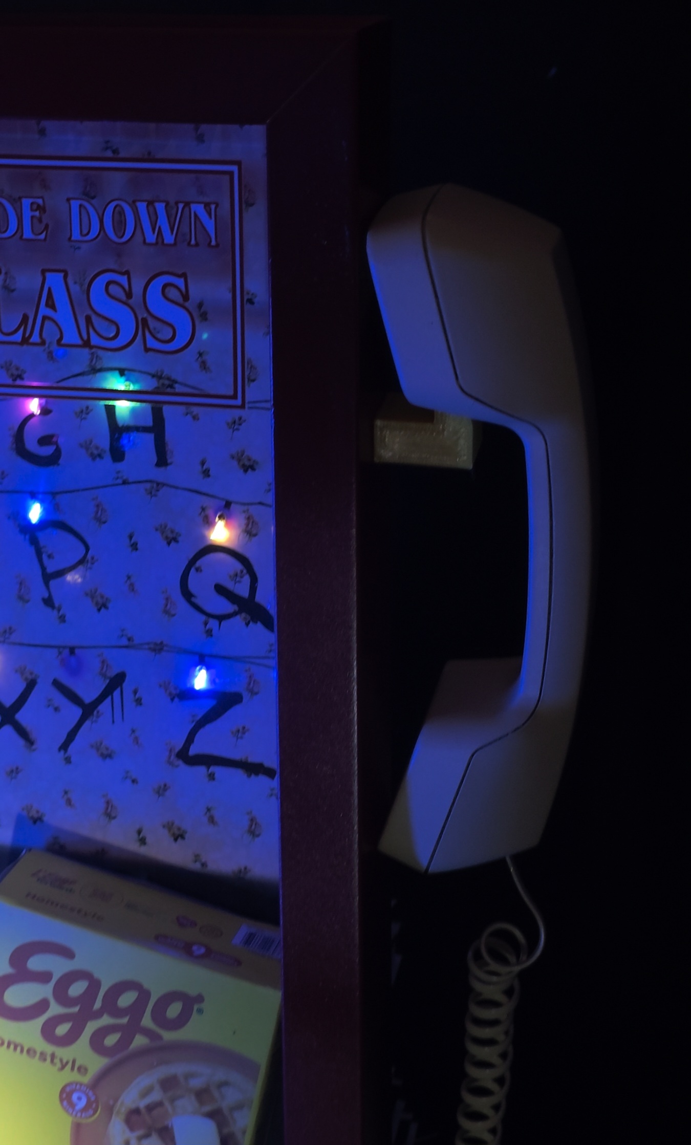 تابلوی استرنجر تینگز Stranger things Emergency box - تصویر 4